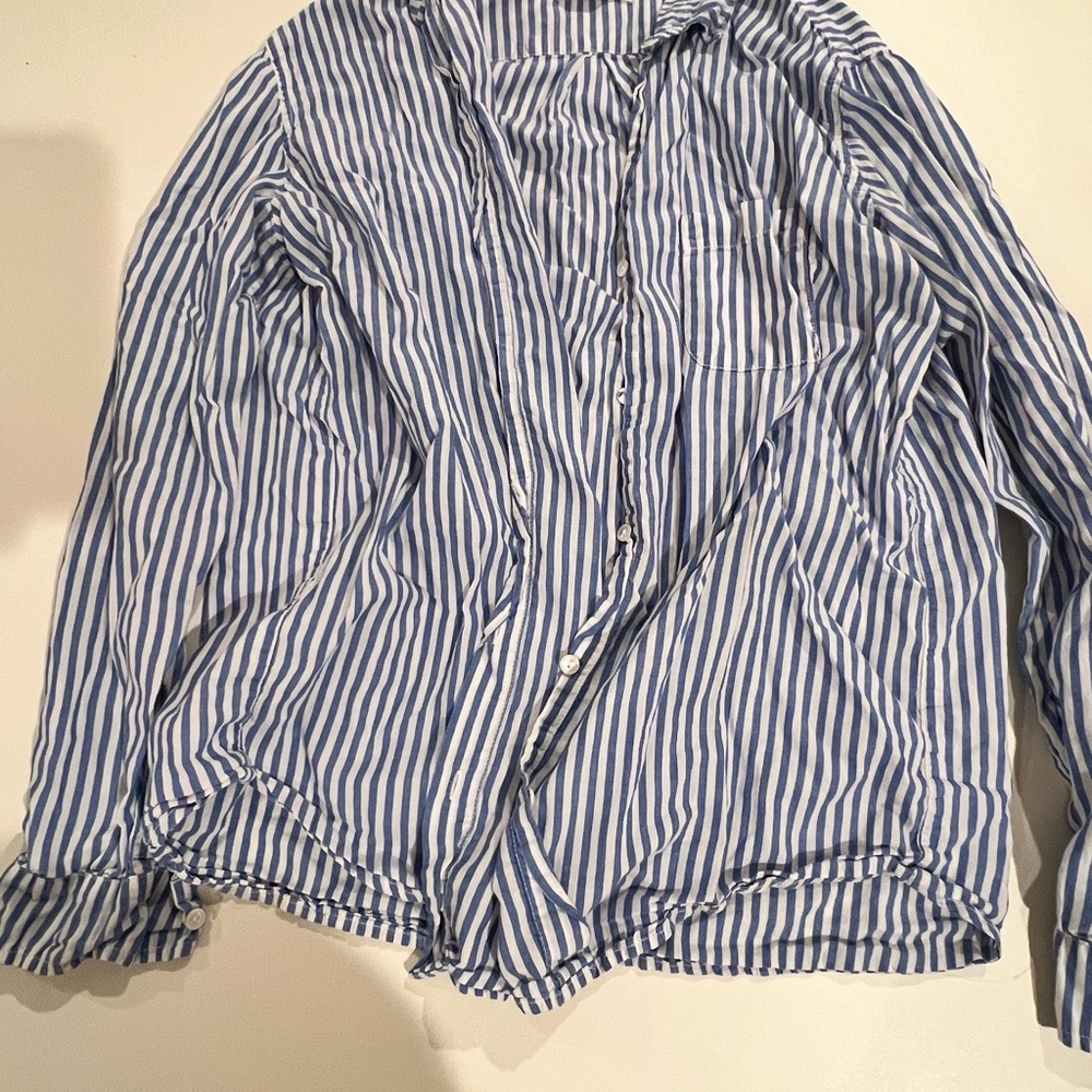 Velvet by Graham & Spencer Blue and White Striped Women's Button Down Shirt